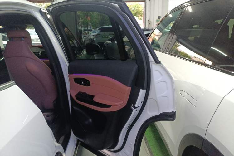 Used Nio EC6 2022 75 kWh Sport Edition Interior 3