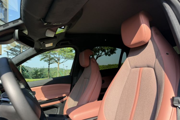 Used Nio EC6 2022 75 kWh Sport Edition Interior 7