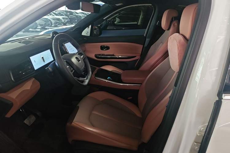 Used Nio EC6 2022 75 kWh Sport Edition Left Front Seat