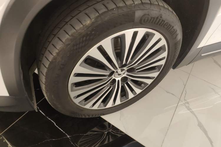 Used Nio EC6 2022 75 kWh Performance Version Left Front Wheel Hub