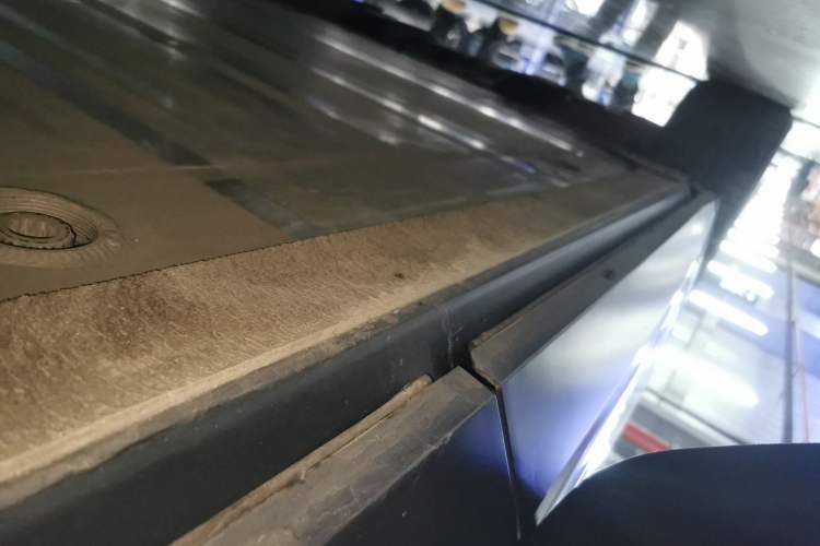 Used Nio EC6 2022 75 kWh Sport Edition Left Side Sill