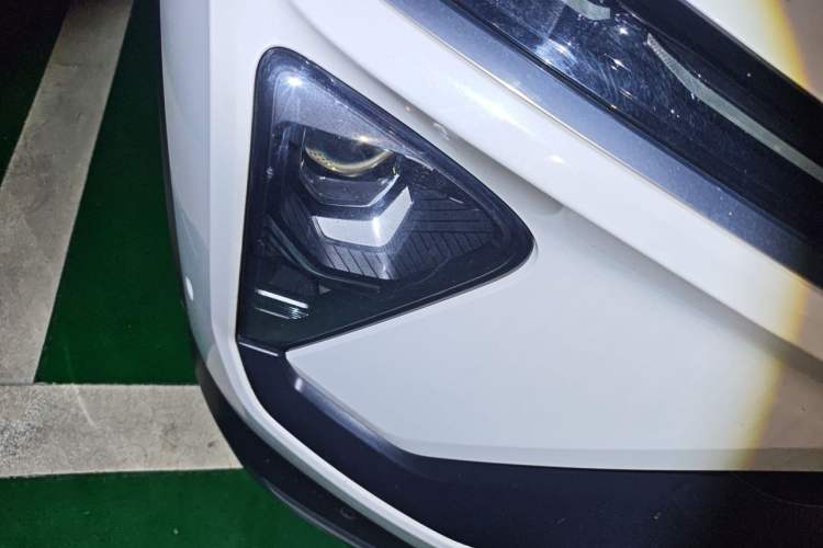 Used Nio EC6 2022 75 kWh Performance Version Right Front Headlight