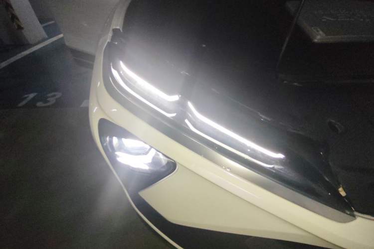 Used Nio EC6 2022 75 kWh Sport Edition Right Front Headlight