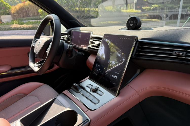 Used Nio EC6 2022 75 kWh Sport Edition Right Front Seat