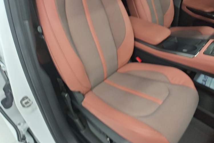 Used Nio EC6 2022 75 kWh Sport Edition Right Front Seat