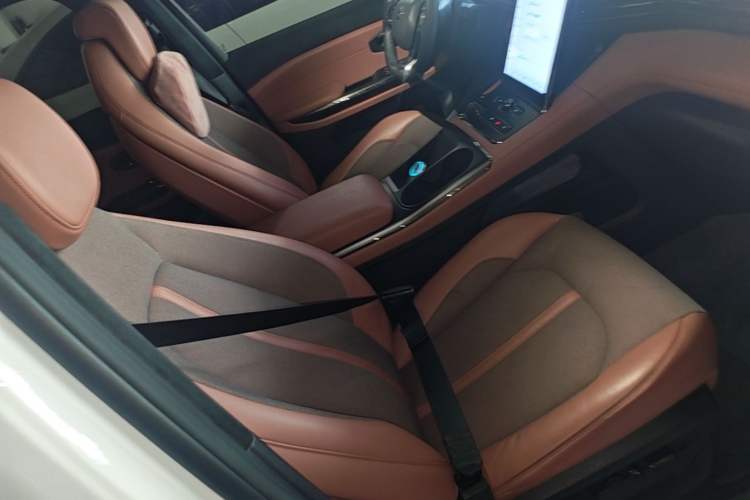 Used Nio EC6 2022 75 kWh Sport Edition Right Front Seat