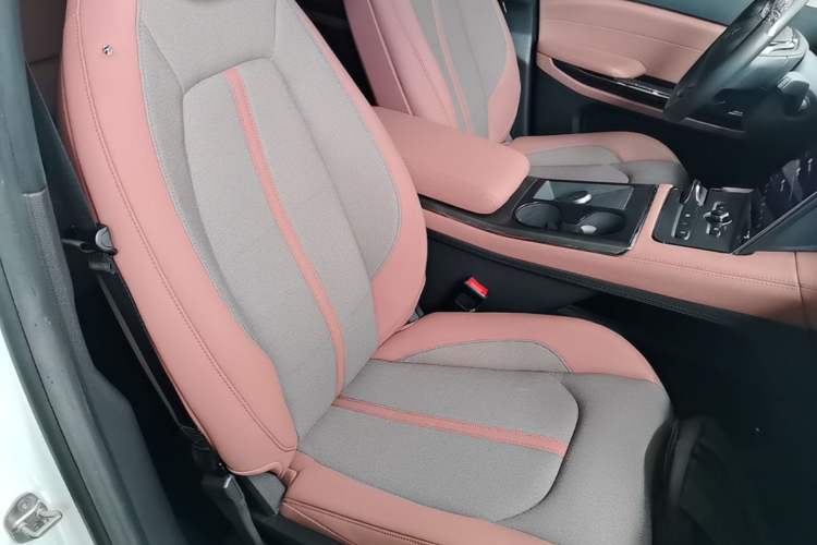 Used Nio EC6 2022 75 kWh Sport Edition Right Front Seat