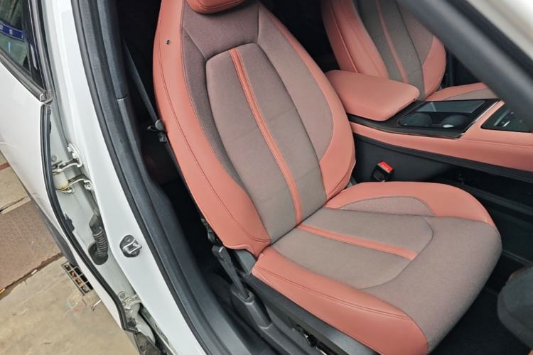Used Nio EC6 2022 75 kWh Sport Edition Right Front Seat