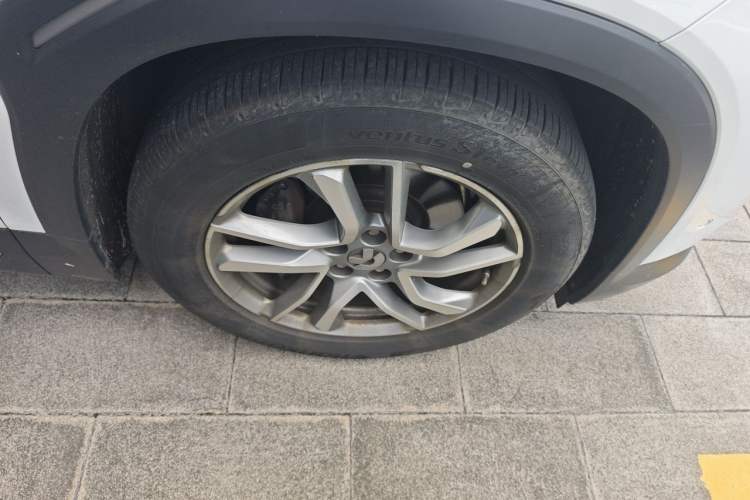 Used Nio EC6 2022 75 kWh Performance Version Right Front Wheel Hub