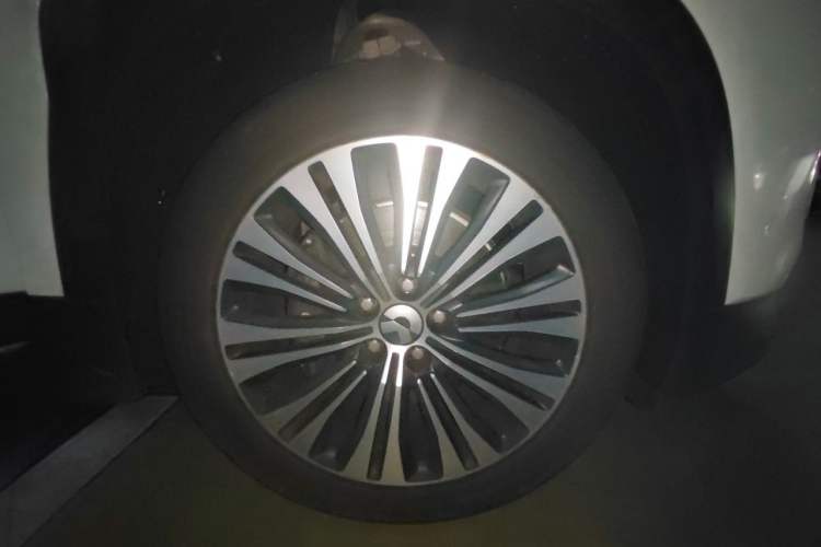 Used Nio EC6 2022 75 kWh Sport Edition Right Front Wheel Hub