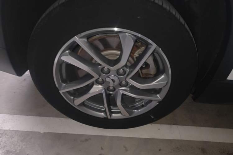 Used Nio EC6 2022 75 kWh Sport Edition Right Rear Wheel Hub
