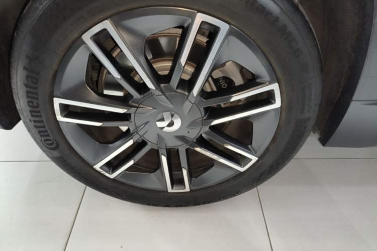 Used Nio EC6 2022 75 kWh Performance Version Right Rear Wheel Hub