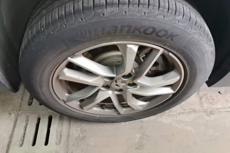 Used Nio EC6 2022 75 kWh Sport Edition Right Rear Wheel Hub