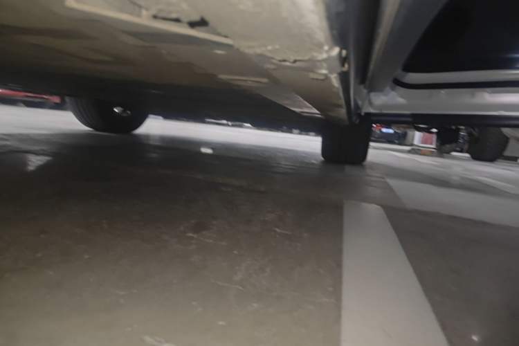 Used Nio EC6 2022 75 kWh Sport Edition Right Side Sill