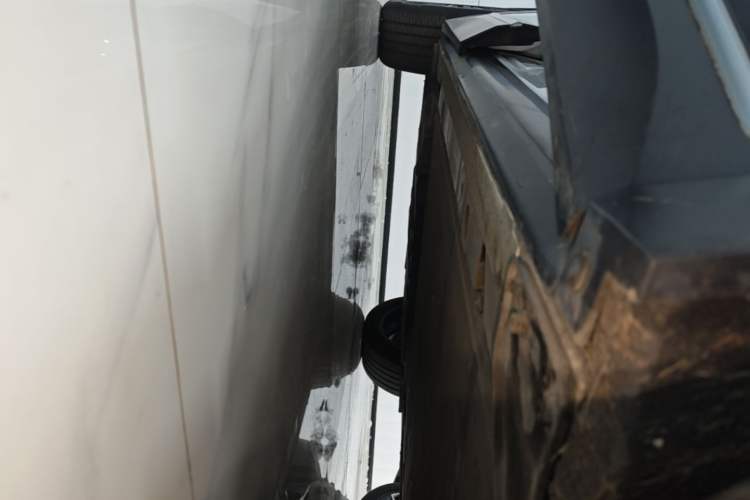 Used Nio EC6 2022 75 kWh Sport Edition Right Side Sill