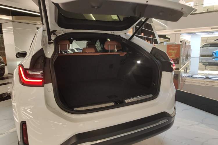 Used Nio EC6 2022 75 kWh Performance Version Trunk