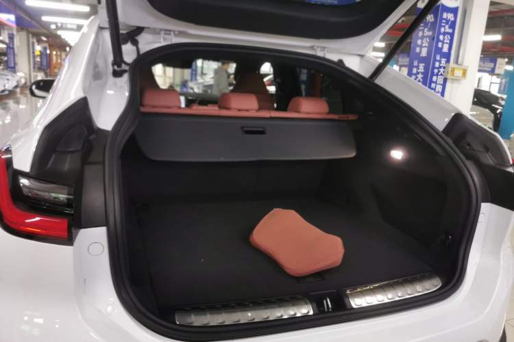 Used Nio EC6 2022 75 kWh Sport Edition Trunk