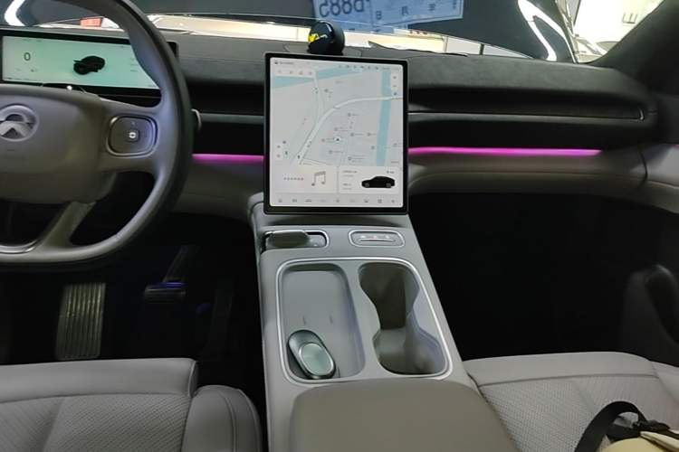 Used Nio EC6 2023 75 kWh Audio And AC Panel