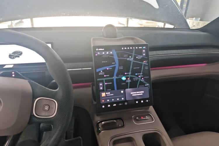 Used Nio EC6 2023 75 kWh Center Console