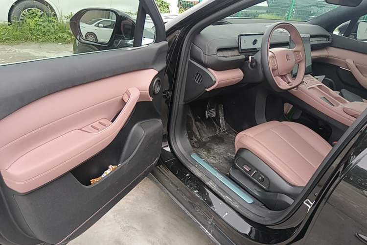 Used Nio EC6 2023 75 kWh Driver Seat