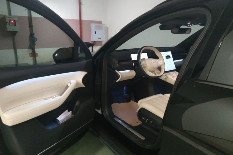 Used Nio EC6 2023 75 kWh Driver Seat