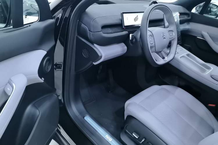 Used Nio EC6 2023 75 kWh Driver Seat