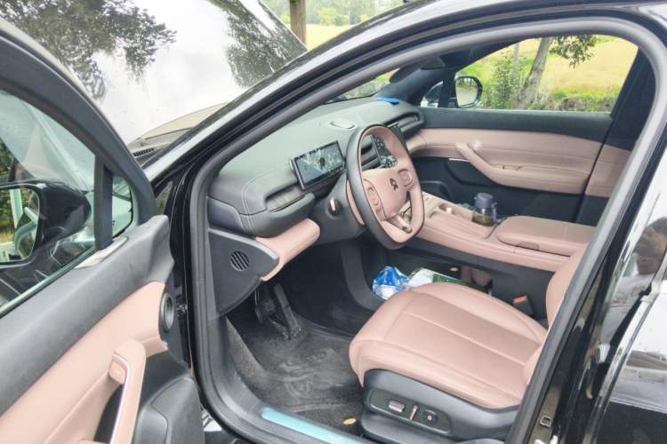 Used Nio EC6 2023 75 kWh Driver Seat