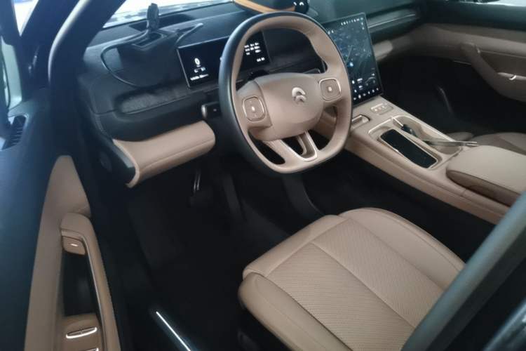 Used Nio EC6 2023 75 kWh Driver Seat