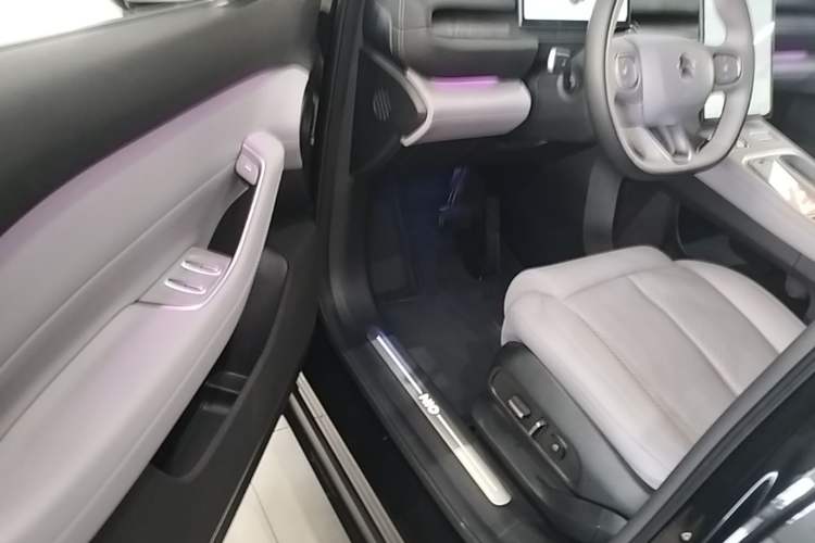 Used Nio EC6 2023 75 kWh Driver Seat