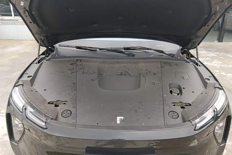 Used Nio EC6 2023 75 kWh Engine Bay