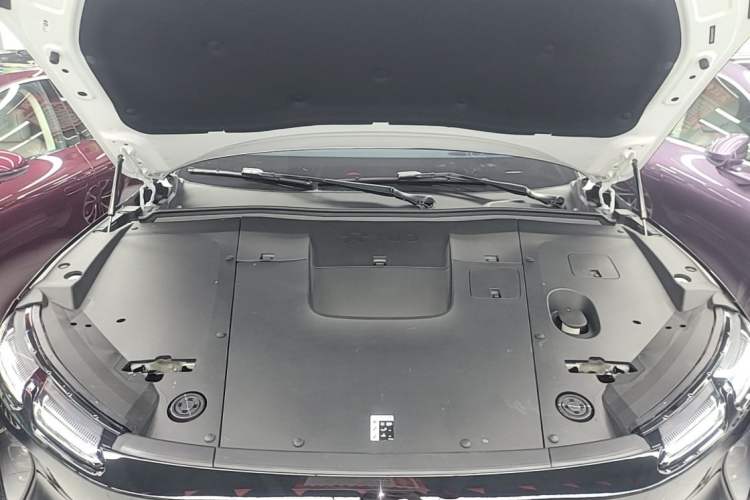 Used Nio EC6 2023 75 kWh Engine Bay
