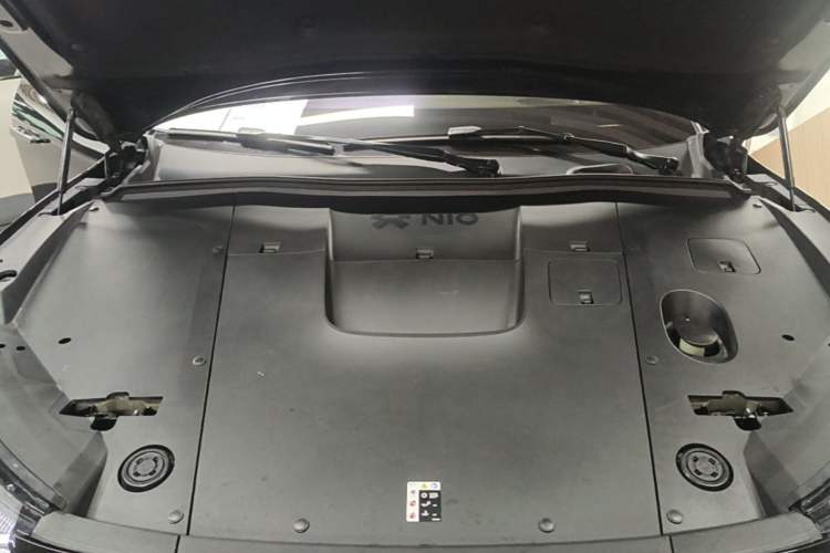 Used Nio EC6 2023 75 kWh Engine Bay