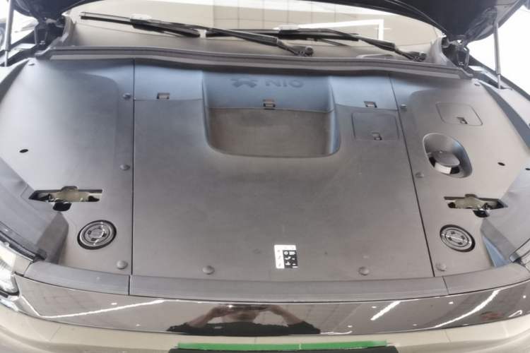 Used Nio EC6 2023 75 kWh Engine Bay
