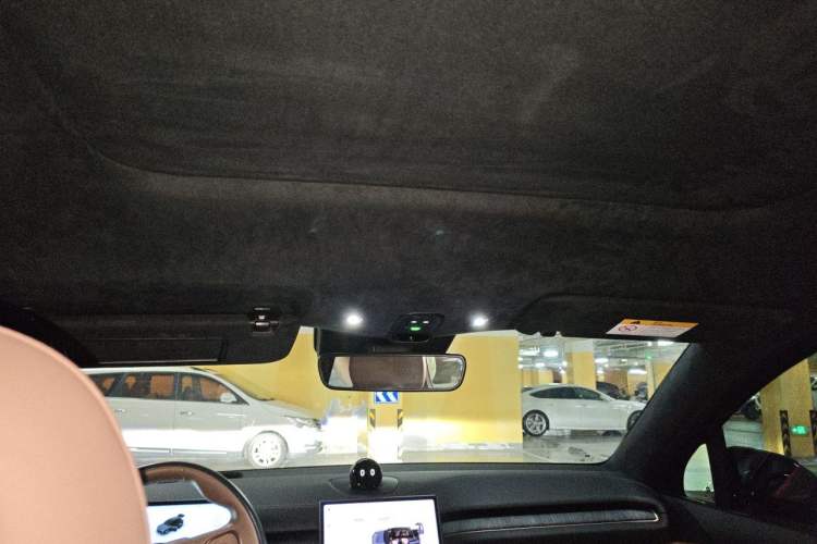 Used Nio EC6 2023 75 kWh Headliner