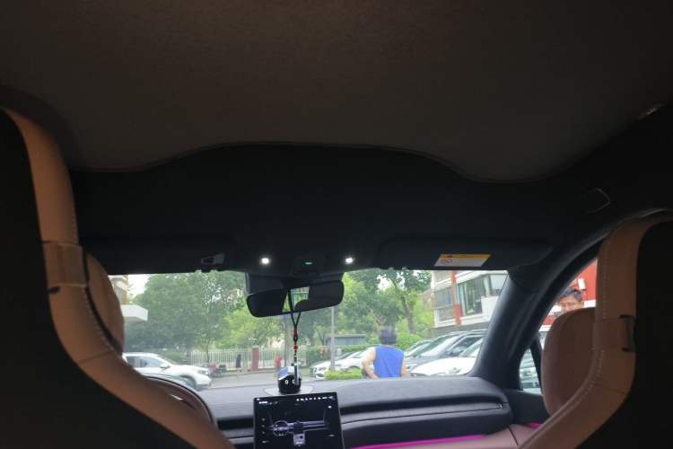 Used Nio EC6 2023 75 kWh Headliner