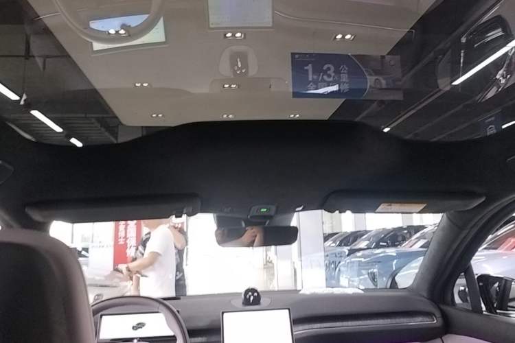 Used Nio EC6 2023 75 kWh Headliner