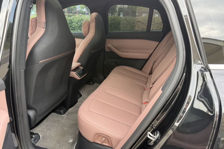 Used Nio EC6 2023 75 kWh Interior 5