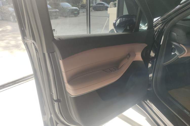 Used Nio EC6 2023 75 kWh Left Front Door Interior