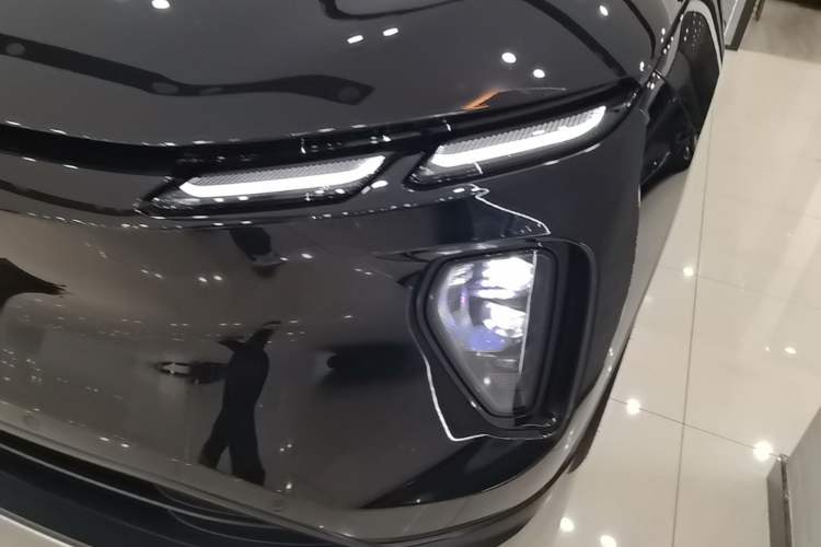 Used Nio EC6 2023 75 kWh Left Front Headlight