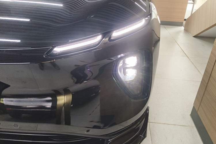 Used Nio EC6 2023 75 kWh Left Front Headlight