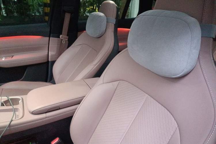Used Nio EC6 2023 75 kWh Left Front Seat