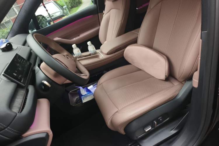 Used Nio EC6 2023 75 kWh Left Front Seat