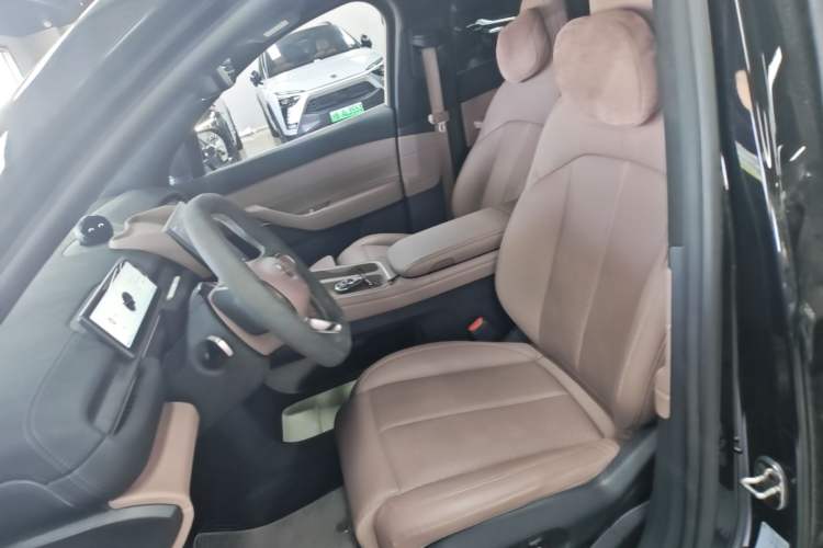 Used Nio EC6 2023 75 kWh Left Front Seat