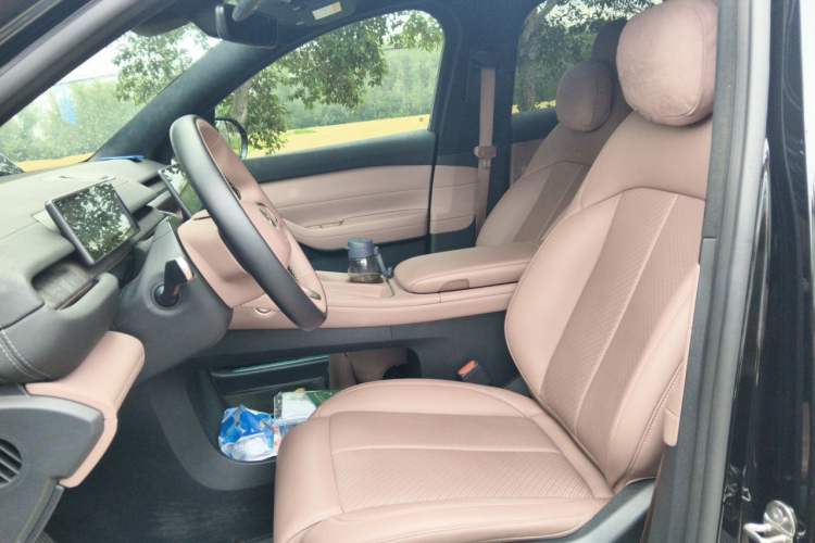 Used Nio EC6 2023 75 kWh Left Front Seat