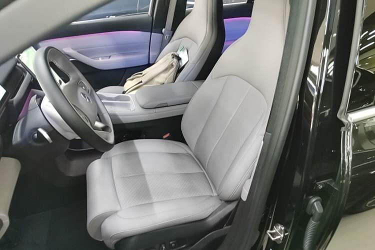 Used Nio EC6 2023 75 kWh Left Front Seat
