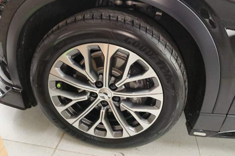 Used Nio EC6 2023 75 kWh Left Front Wheel Hub