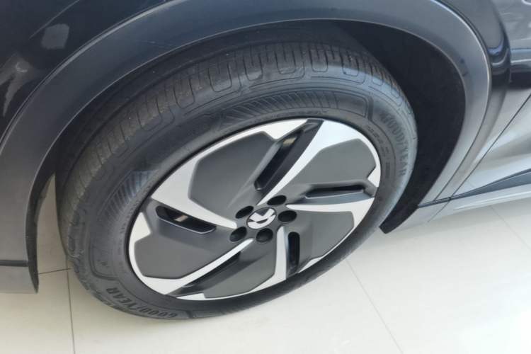 Used Nio EC6 2023 75 kWh Left Front Wheel Hub