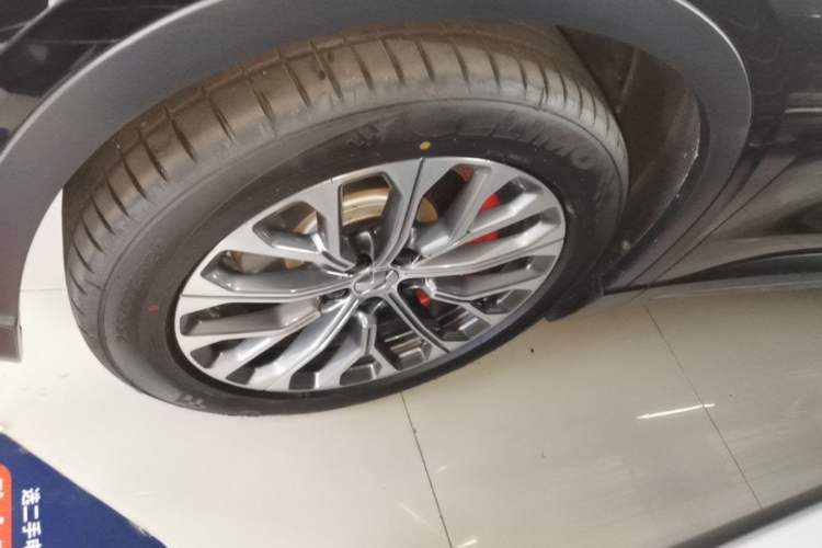 Used Nio EC6 2023 75 kWh Left Front Wheel Hub