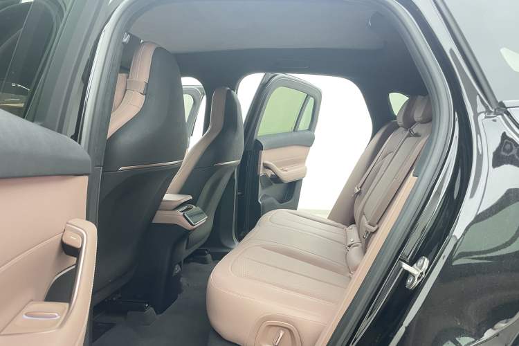 Used Nio EC6 2023 75 kWh Left Rear Seat