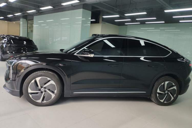 Used Nio EC6 2023 75 kWh Left Side